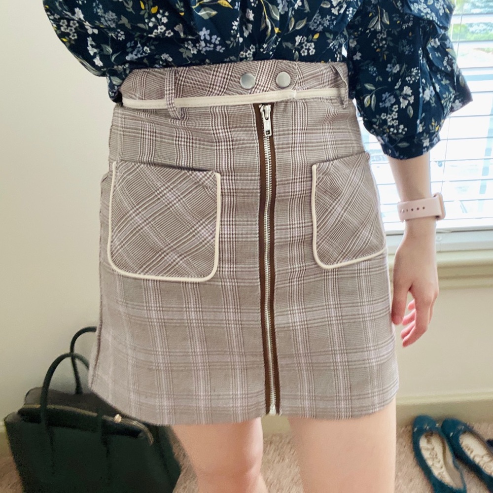 Front Zipper Design skirt!